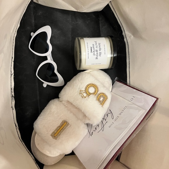 Bride Gift Set - Picture 6 of 8